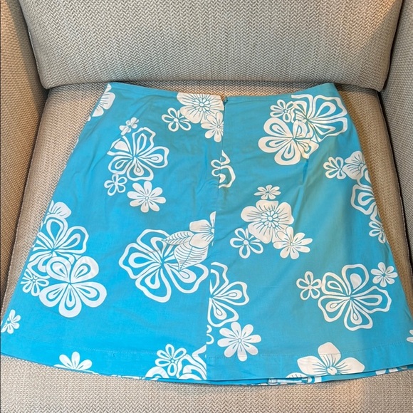 White Stag Blue and White Skort with Floral Design - Picture 4 of 8